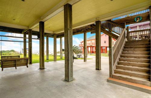 BEACHFRONT with DECK Hot Tub and View and Cargo Lift Sleeps 14 - Foto 51