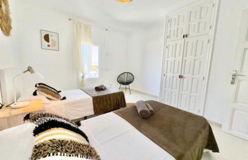 Villa walk to O beach large pool BBQ - Foto 8