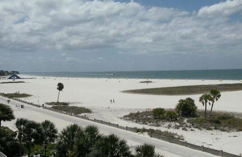 Surf Beach Treasure Island Resort - Photo 6