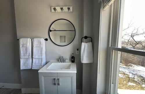 Urban Retreat 2BR Near Downtown - Foto 26