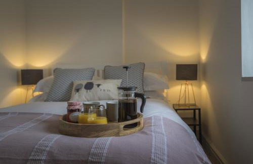 Finest Retreats - Tegannedd - Luxury Grade II Listed Cottage With Hot Tub - Foto 2