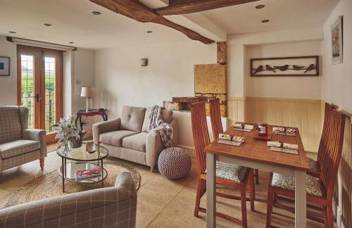 Squirrel Barn - Couples Cotswold Retreat - Photo 48