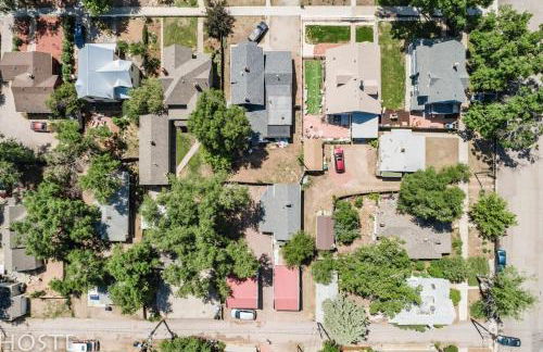 *H NEW!* Centrally Located 3BDRM Traveler`s Home Near Downtown Colorado Springs - Foto 76