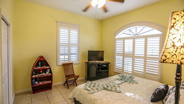 26653 Hickory Blvd - Photo 2, Room