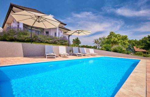 Amazing Home In Krizevci - Photo 12