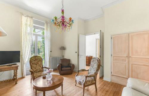 Les Bellevue Cité "3 Apartments, 1 with Garden & Private Parking, Aircon, WiFi, Free Public Car Park, 1 km from Cité" - Foto 37