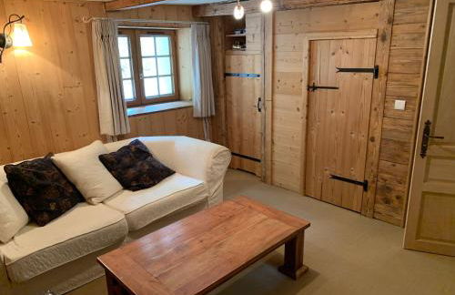 Savoyard Farmhouse - Sleeps 14 Garden & Parking - Foto 21