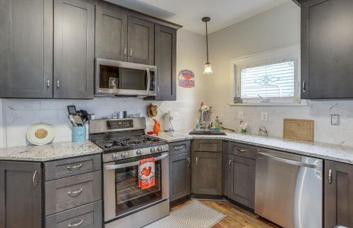 3 Mi to Cedar Point Sunny Sandusky Home with Yard - Foto 7