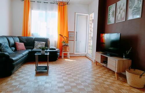 GRAND PARIS, private parking, balcony and metro, 24 hours self checking - Foto 8