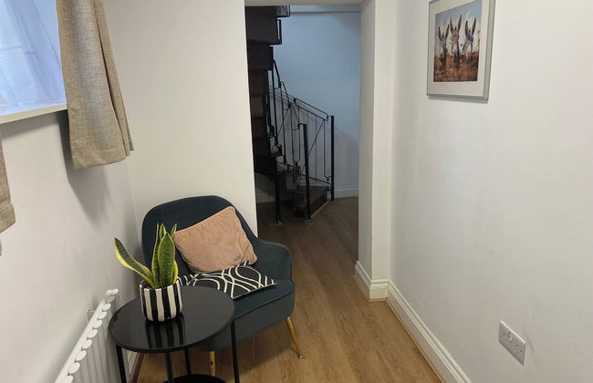 Slough - Sleeps 3 - Petfriendly - Riverside - Bay - Foto 9