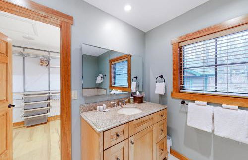 Up The Hill - Photo 14