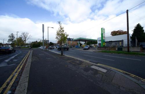 Award winning 2026 Stunning Modern 2 Bedroom Apartment in Mill Hill next to Train Station! - Foto 32