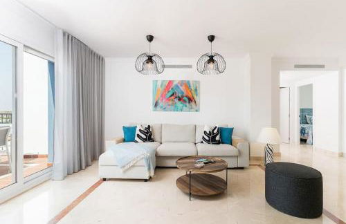 Deluxe 2 bed Apartment - Photo 1