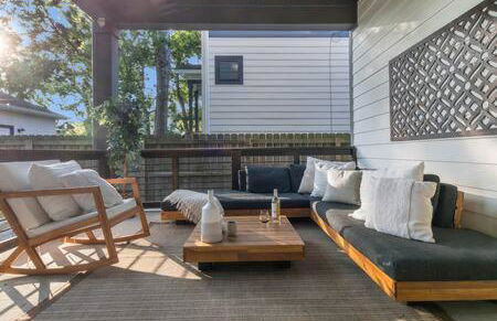 The Maple House - Huge Backyard & Mins to Broadway - Foto 16