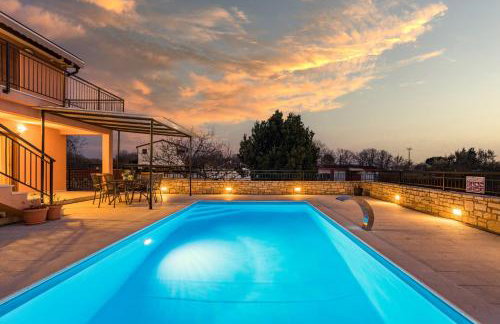 Villa Ana in Central Istria for 12 persons with private saltwater Pool - Foto 2