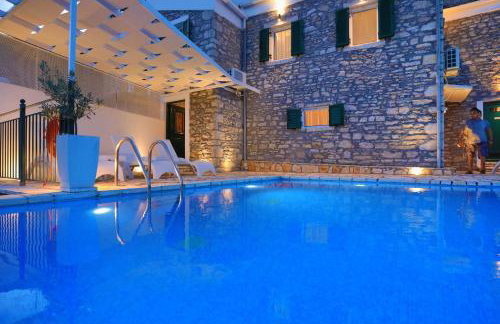 Villa Regina: Above Agni, superb views and pool - Photo 8
