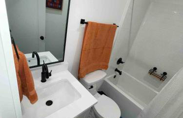 Downtown New 3 Story Sleeps 14 - Foto 10