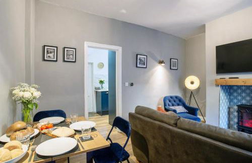 Cosy 2-Bed Cottage in a World Heritage Village - Foto 1