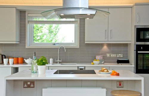 Orchard Lodge, Strawberryfield Park - Photo 16