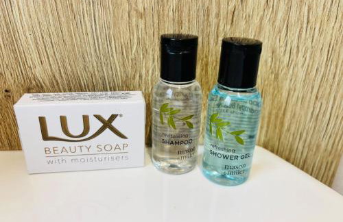 Shamrocks Cove Caravan - Award-Winning Coastal Retreat - Photo 27