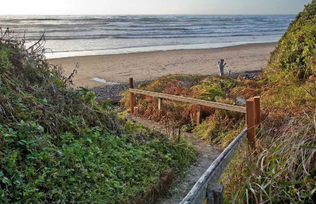 Arch Cape Escape by Avantstay Sensational Clift Top Home w/ Pacific Ocean Views - Photo 30