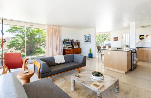 Casa Rocosa I Midcentury Home on 5 Private Acres Near Park - Foto 43