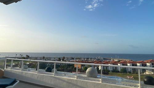 Stunning 2 bedroom apartment with full view of the sea and marina , full sun - Foto 2