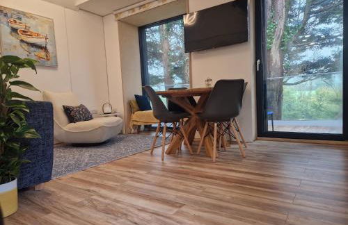 Ty Branwen- Luxury Woodland Lodge with Stunning Views - Photo 10