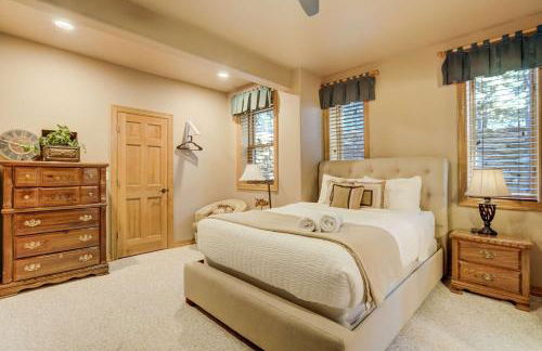 Peaceful Pines! Pool Table, Gym & Forest Views - Foto 32