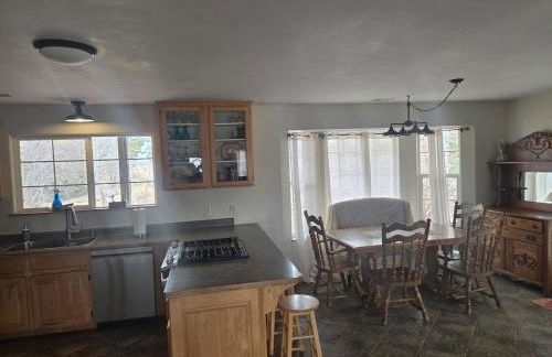 Wildland Gardens Farm House w Private Hot tub - Photo 14