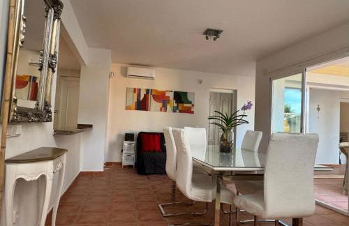 Villa pareada con piscina privada - Foto 13