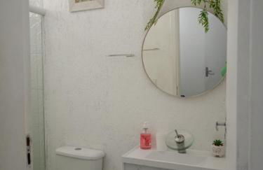 Casa Guarujá Esquina com Beira mar com Piscina grande na Enseada Pé na areia 50 metros - Foto 12