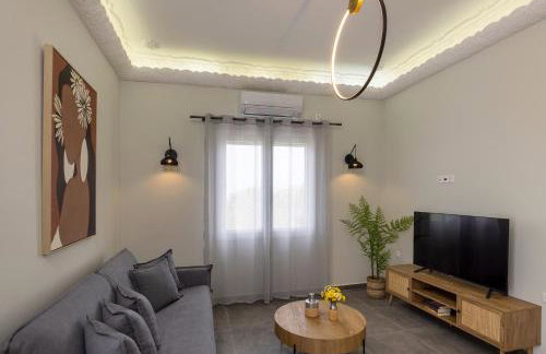 Elia Syros - Photo 3