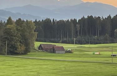 Stilvolles Ferienhaus Chalet 1750 im Allgäu - 200qm - beste Ausstattung - traumhafter Blick - bis 8 Personen - Foto 2
