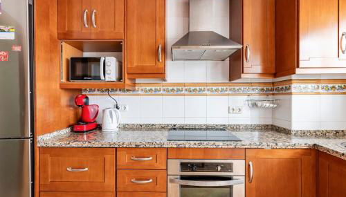 Amplio piso con 4 habitaciones para disfrutar de Málaga con parking gratuito - Photo 4