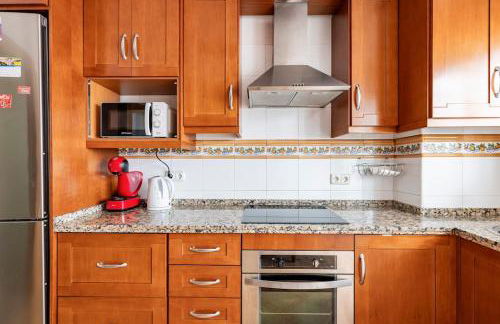 Amplio piso con 4 habitaciones para disfrutar de Málaga con parking gratuito - Photo 4