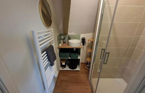 Au nid boisé - 2 chambres 4 pers - centre ville - Foto 7