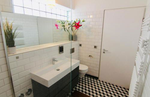 FeWoZauber - Domschloss, Zentrum, 6 Personen, Business, Dachterrasse, Familien - Foto 9