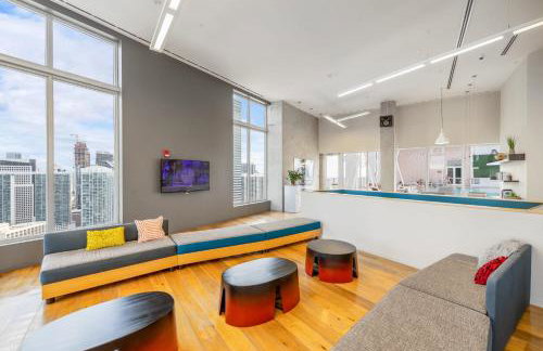 Vibrant Downtown Haven with Rooftop Pool & Parking - Foto 39
