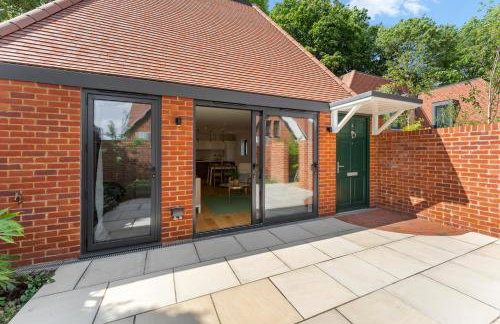 3 Bed House near Purley, by ARP Homes, Free Parking, Ideal for Long Stays & Insurance Bookings - Foto 37