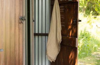 Harbour Ranch Hut - Rustic Countryside Escape - Photo 22