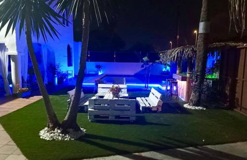 GATU PREMIUM Villa Lurberri piscina privada, 4 dormitorios, 2 baños, parking , jardines, " Preferente mayores de 25 años y familias " ín y barbacoa - Foto 9