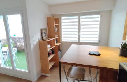 Parking gratuit, garage vélo, proche tramway - Photo 4