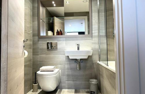 Lusso by Luisa - 2 Bed Modern Luxury Apartment in Central Birmingham (5*) - Photo 25