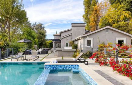 LA Hillside Retreat w Pool Views Fire Pit Outdoor Lounging Casa Bellagio by AvantStay - Foto 60