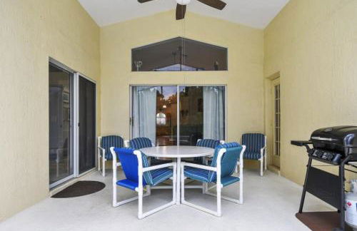 Themed 4BR house pool game room 10 min Disney - Photo 6