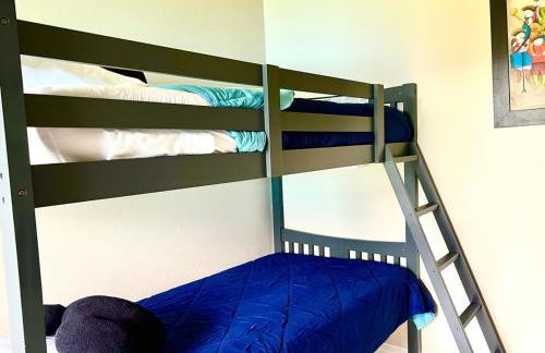 CozyCove near Disney Universal Pool Home Sleeps 10 - Foto 25