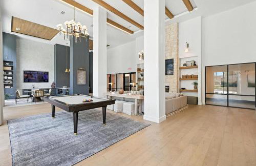 99 Modern 2B2B Near Stockyards, Resort Pool & Gym, 7M to Dickies Stadium, 15M to AT&T stadium - Foto 11