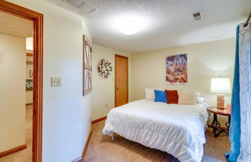 Burnside Resort Cabin with Hot Tub and Outdoor Spots! - Foto 17