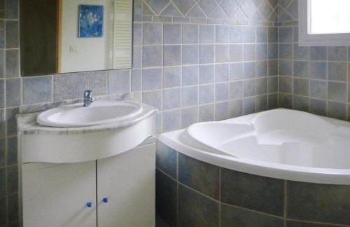 Cozy Vacation House With Pool, Vernegues - Foto 48